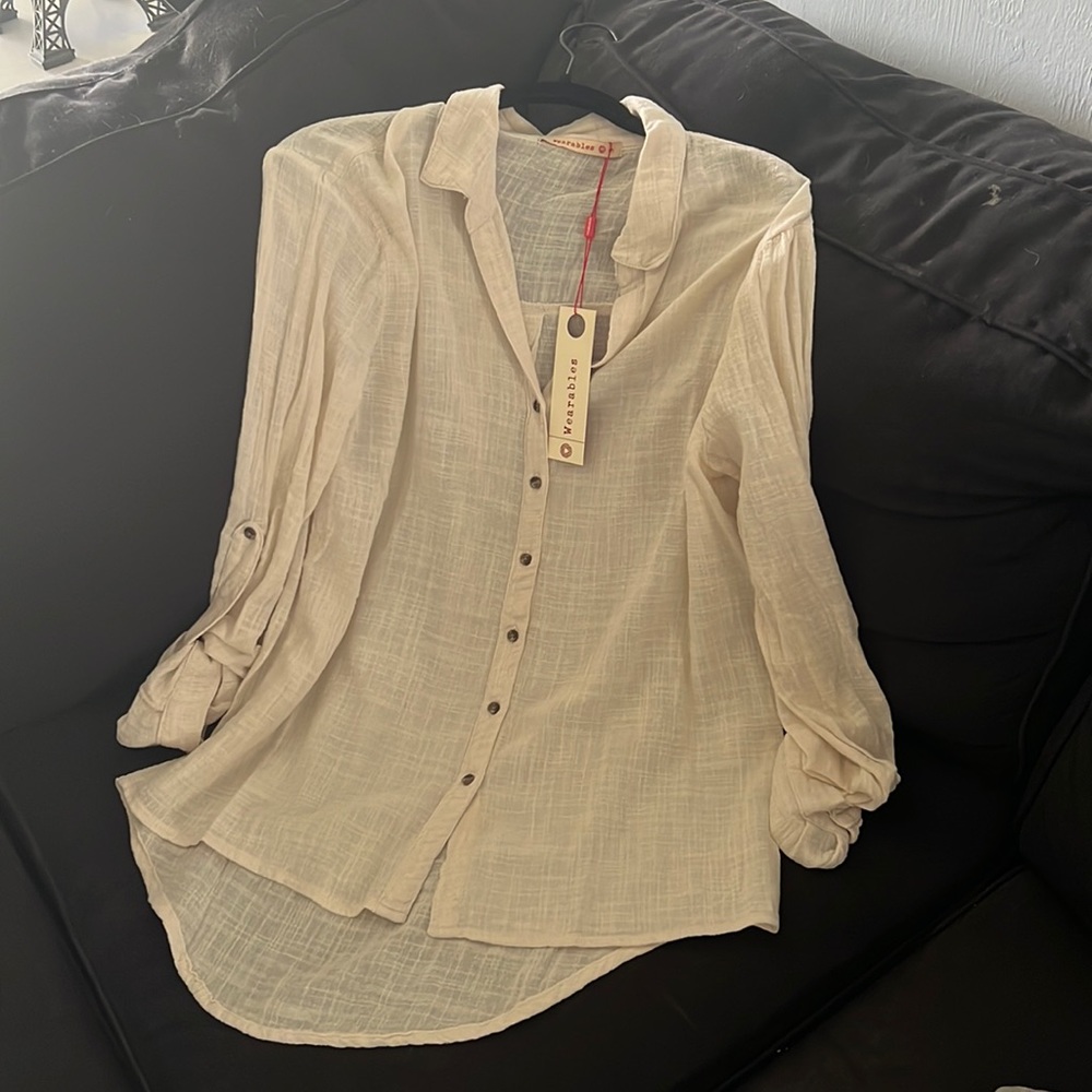 Brand new 100% cotton Wearable brand shirt, size small
